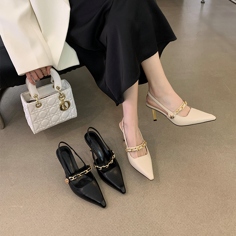 2024 New Arrival Women's French Style Chain Kitten Heel Open Back Pointed Toe Patent Leather Sandals