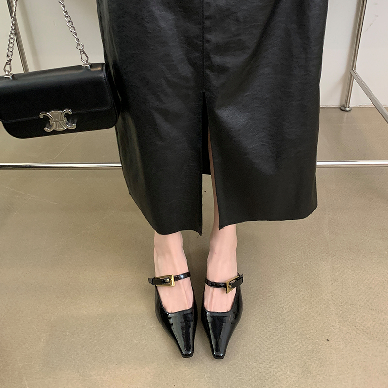 Korean Style Pointed Toe Patent Leather Half Slipper Women's Closed Toe Chunky Heel Sandals - Image 4